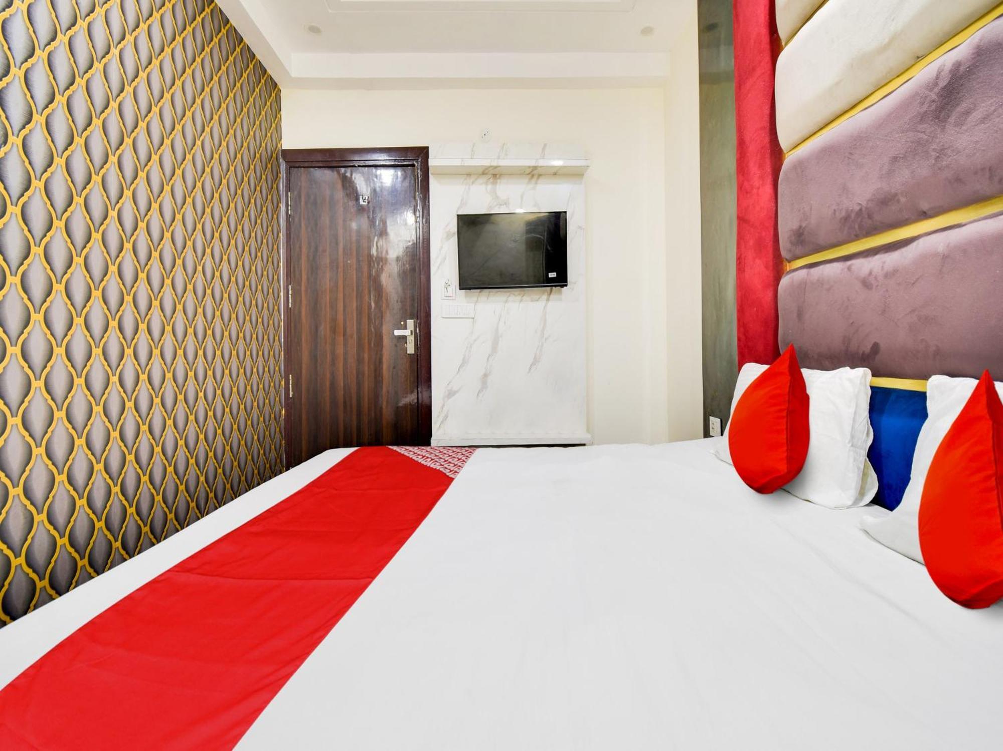 Hotel O Double Rr Nuova Delhi Esterno foto