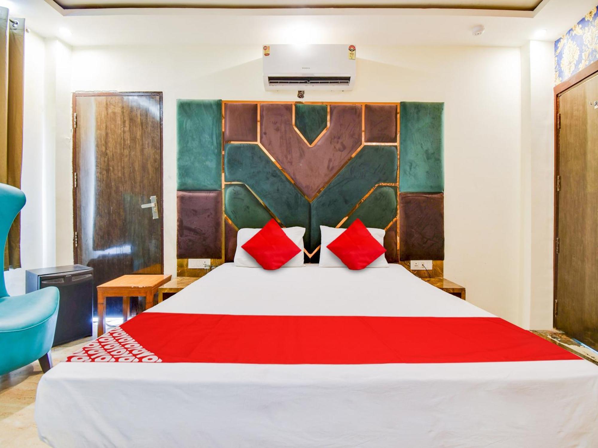 Hotel O Double Rr Nuova Delhi Esterno foto